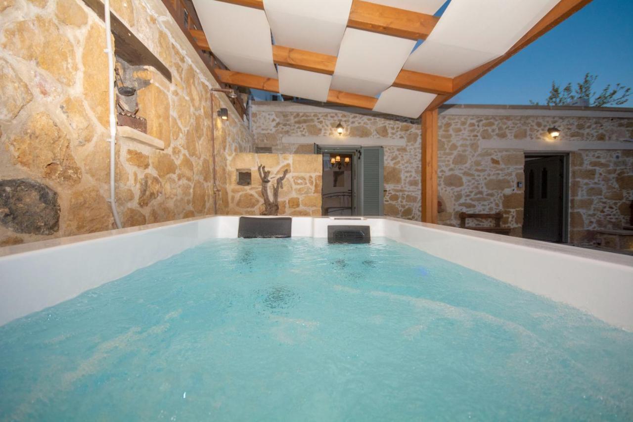 Pamelas House With Jacuzzi Kíssamos Exteriör bild