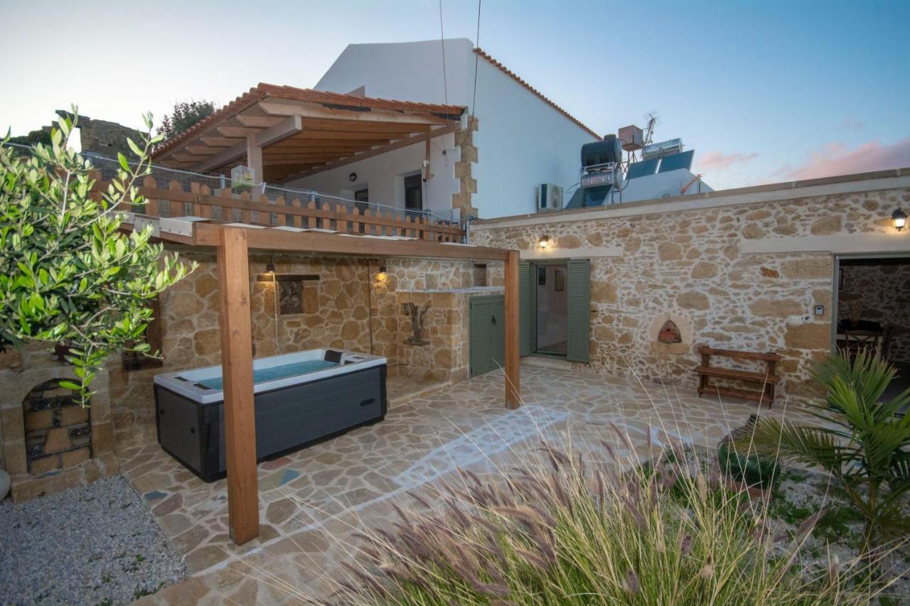 Pamelas House With Jacuzzi Kíssamos Exteriör bild